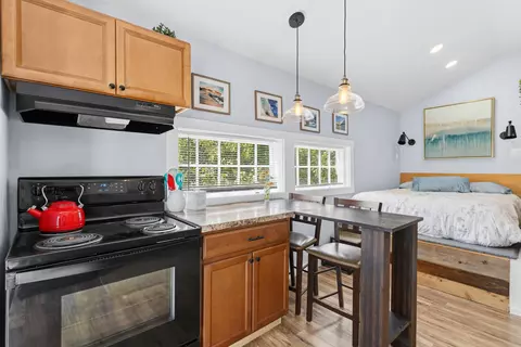 Kitchen - 32 Alice Ave, Hooksett, NH 03106 photo 9 of 13