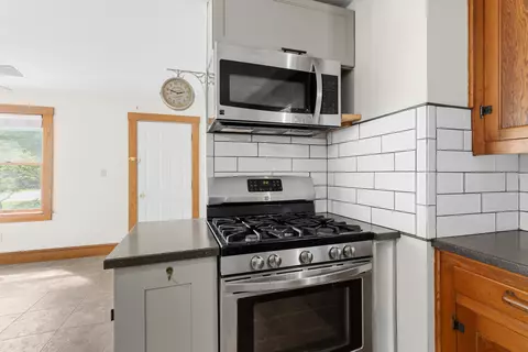 Kitchen - 32 Alice Ave, Hooksett, NH 03106 photo 6 of 13