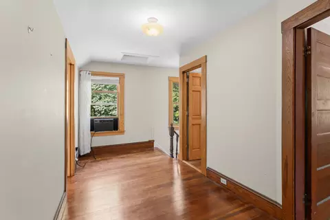 Entry Way - 32 Alice Ave, Hooksett, NH 03106 photo 4 of 5