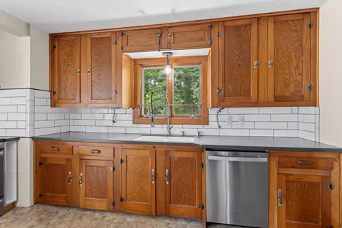 Kitchen - 32 Alice Ave, Hooksett, NH 03106 photo 4 of 13