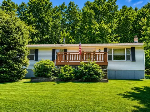 10 Beruk Hill Rd, Hinsdale, NH 03451