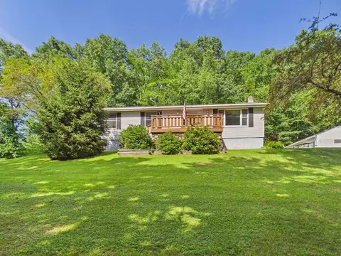 10 Beruk Hill Rd, Hinsdale, NH 03451