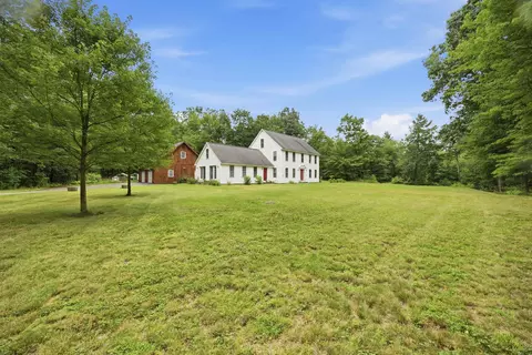 83 Ferson Rd, Francestown, NH 03043