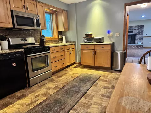 Kitchen - 79 Allen Rd, Bow, NH 03304 photo 2 of 3