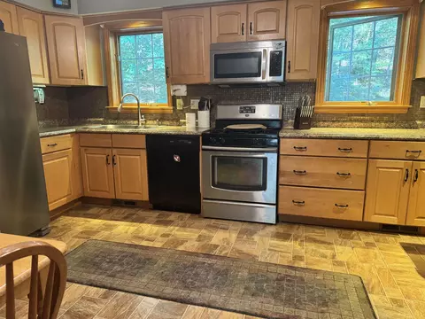 Kitchen - 79 Allen Rd, Bow, NH 03304 photo 3 of 3