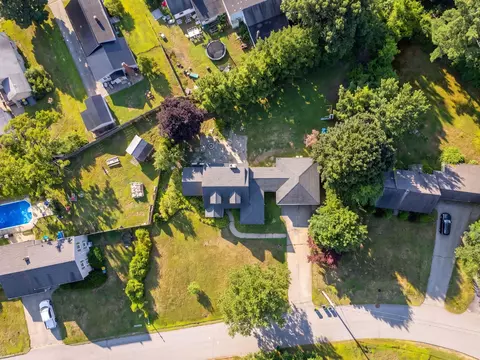 26 Lois St, Rochester, NH 03867