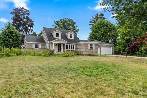 26 Lois St, Rochester, NH 03867