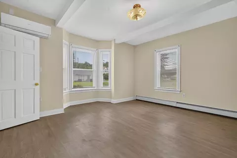 Living - 106 W Broadway, Derry, NH 03038 photo 2 of 9