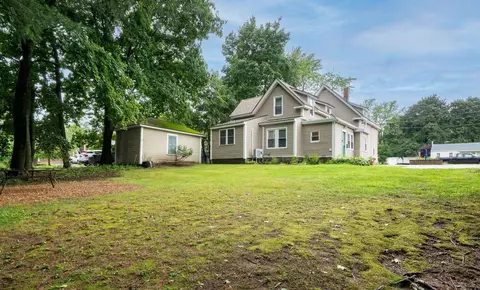 Exterior - 106 W Broadway, Derry, NH 03038 photo 7 of 9