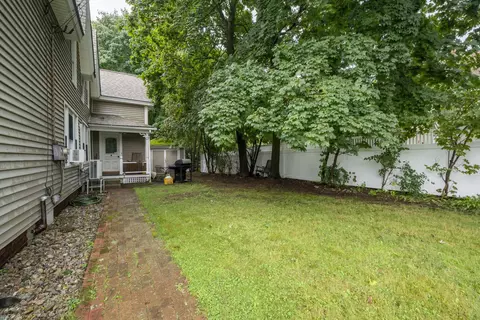 Exterior - 106 W Broadway, Derry, NH 03038 photo 8 of 9