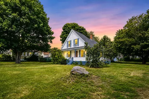 429 Elm St, Laconia, NH 03246