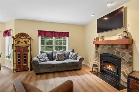 Living - 13 Post Rd, Hooksett, NH 03106 photo 2 of 4