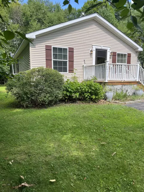 34 Ivy Ln, Farmington, NH 03835