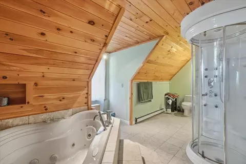 Bath - 236 Baker St, Alburgh, VT 05440 photo 2 of 6