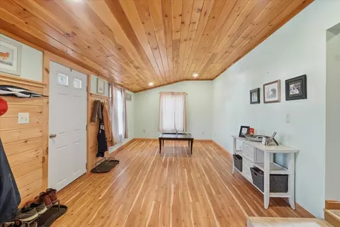 Entry Way - 236 Baker St, Alburgh, VT 05440 photo 1 of 9