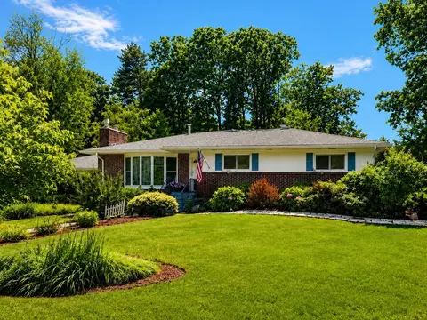 7 Forest Rd, Essex Junction, VT 05452