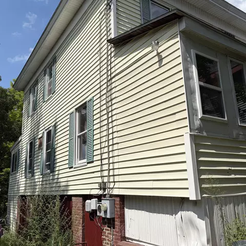 9 Trestle Rd # A, Rochester, NH 03868