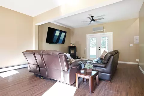 Living - 18 Last St, Andover, NH 03216 photo 2 of 4