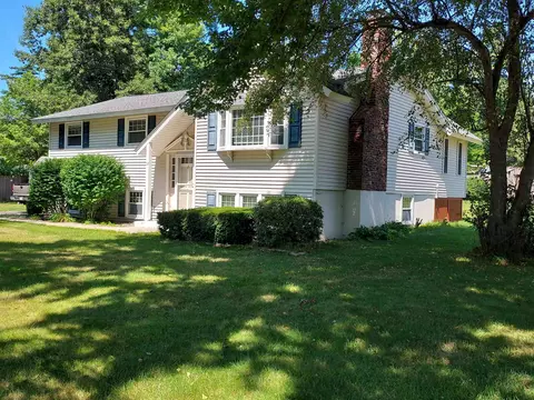 12 Timber Ln, Merrimack, NH 03054
