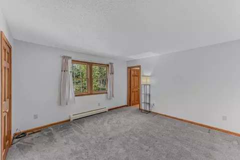 Bedroom - 101 River Rd, Bethlehem, NH 03574 photo 1 of 7