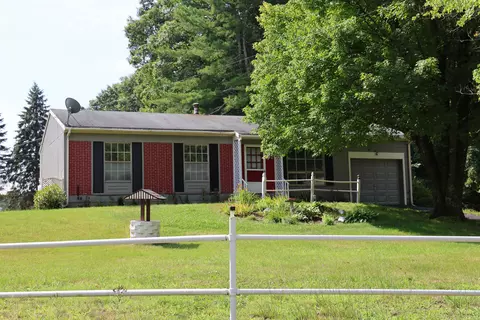 98 Chester Rd, Raymond, NH 03077