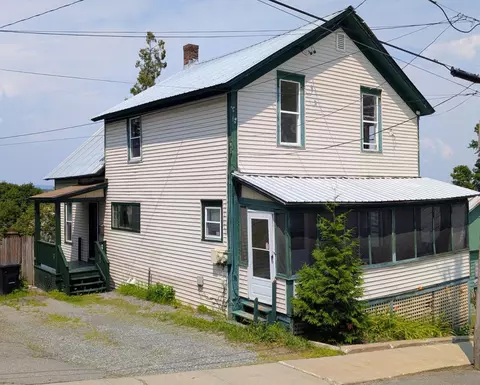 214 Prospect St, Newport, VT 05855