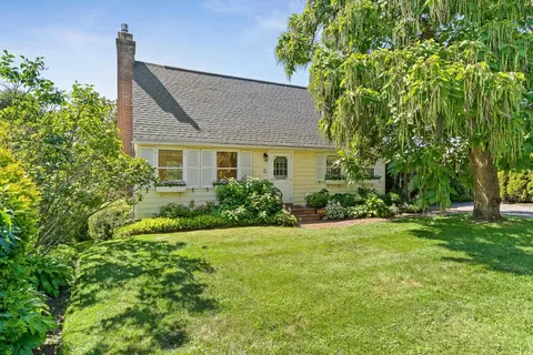 15 Apple Tree Ct, South Burlington, VT 05403