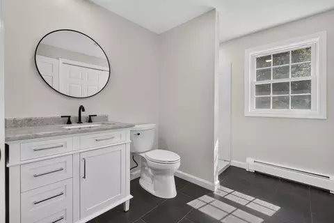 Bath - 231 Post Rd, North Hampton, NH 03862 photo 1 of 4
