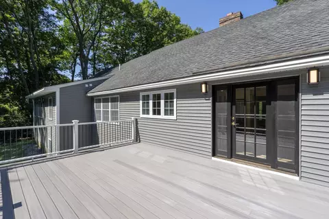 Exterior - 231 Post Rd, North Hampton, NH 03862 photo 3 of 6