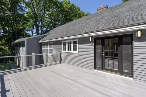 Exterior - 231 Post Rd, North Hampton, NH 03862 photo 2 of 6