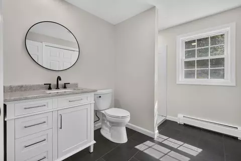 Bath - 231 Post Rd, North Hampton, NH 03862 photo 1 of 4