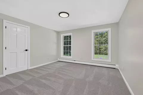 Bedroom - 231 Post Rd, North Hampton, NH 03862 photo 3 of 9