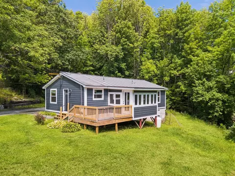 489 Campbell St, White River Junction, VT 05001