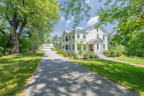 212 Taconic Rd, Manchester, VT 05254