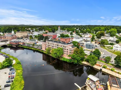 52 Main St #306, Nashua, NH 03064