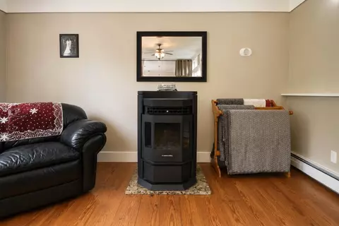 Living - 60 Lyman Dr, Williston, VT 05495 photo 3 of 4