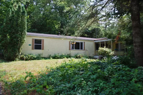 45 Hemlock Dr, Tuftonboro, NH 03816