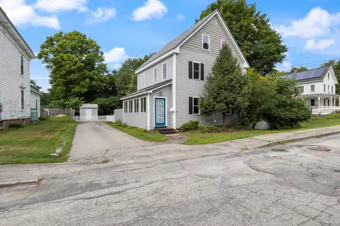 22 Church St, Farmington, NH 03835