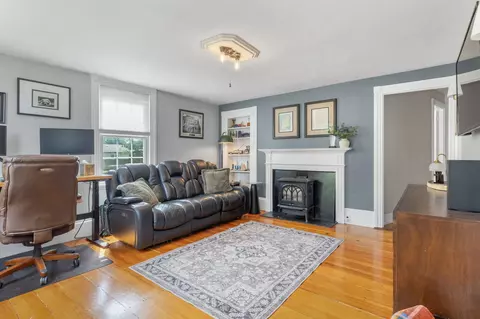 Living - 333 Winnacunnet Rd, Hampton, NH 03842 photo 5 of 5
