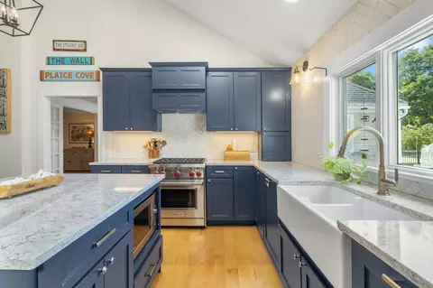 Kitchen - 333 Winnacunnet Rd, Hampton, NH 03842 photo 4 of 7