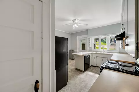 Kitchen - 22 Eastern Ave, Barre, VT 05641 photo 1 of 6