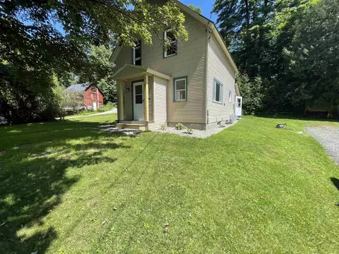 32 Pleasant St, Proctor, VT 05765
