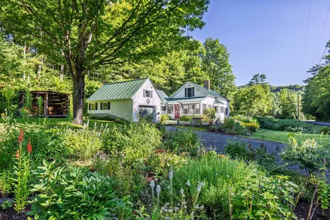 8133 Pomfret Rd, Pomfret, VT 05053