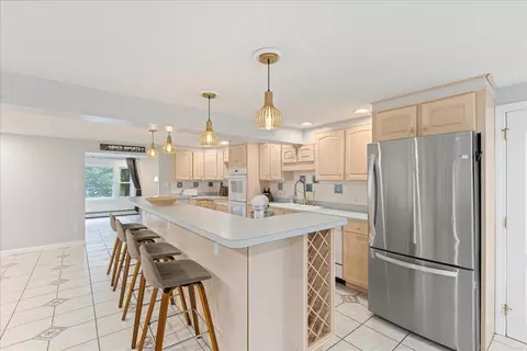Kitchen - 5 Line Brook Rd, Atkinson, NH 03811 photo 3 of 8