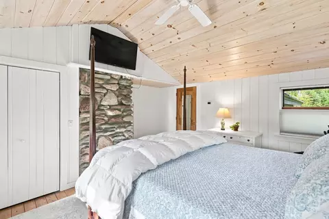 Bedroom - 302 Worcester Loop, Stowe, VT 05672 photo 2 of 10
