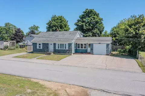 15 Yale St, Rochester, NH 03867
