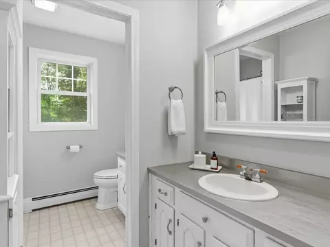 Bath - 78 Foothills Dr, Jericho, VT 05465 photo 3 of 4