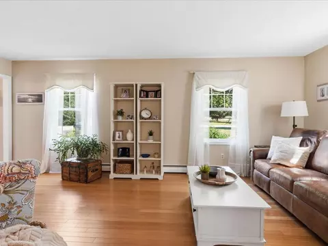 Living - 78 Foothills Dr, Jericho, VT 05465 photo 2 of 4