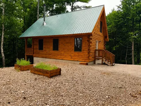 497 Bog Rd, Hillsborough, NH 03244