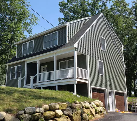22 Birch Dr, Sandown, NH 03873